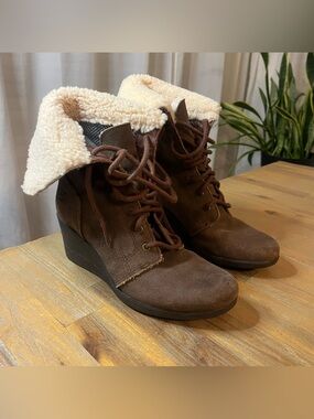 y2k UGG wedge boots